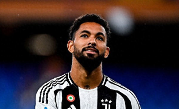 Juventus intends to sell Dougl